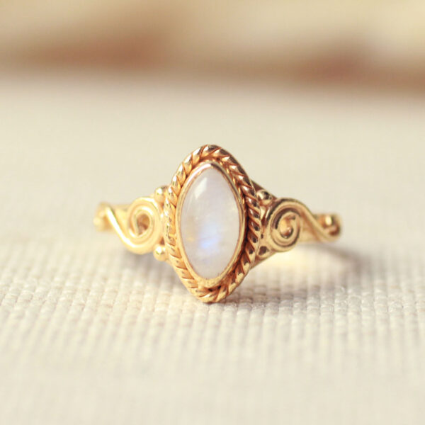 maansteen ring boho